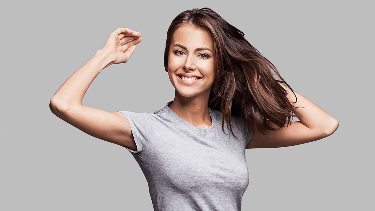 Femme après un traitement mésothérapie anti-chute de cheveux