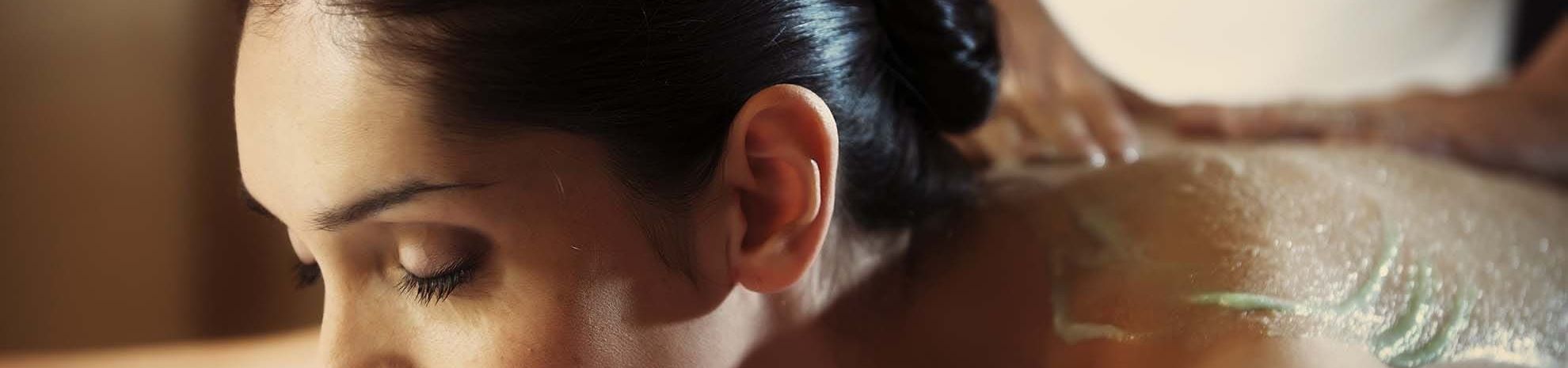 Gommage corps personnalisé dans le cadre d'une cure thalasso