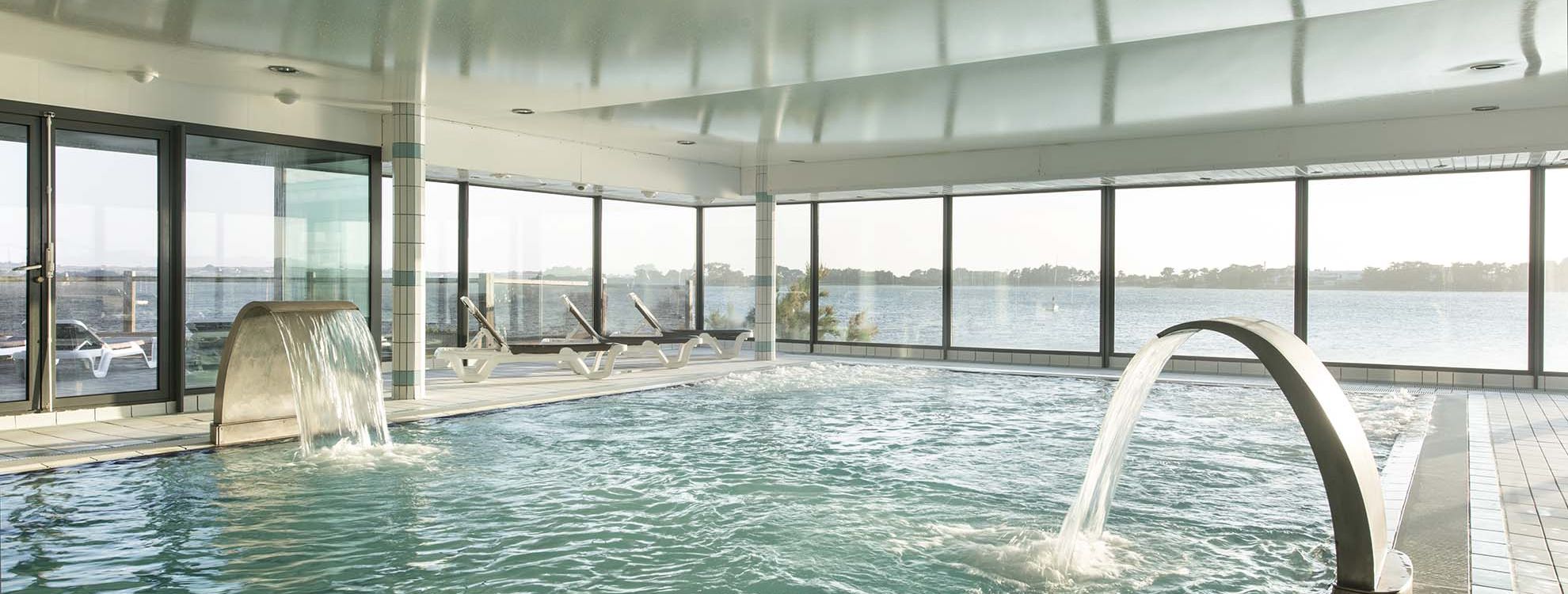 Piscine vue sur la mer à douarnenez