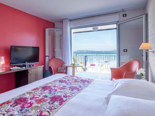 Chambre avec une vue mer Hôtel Valdys - Beau rivage****