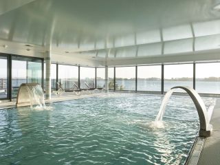 Piscine vue sur la mer à douarnenez